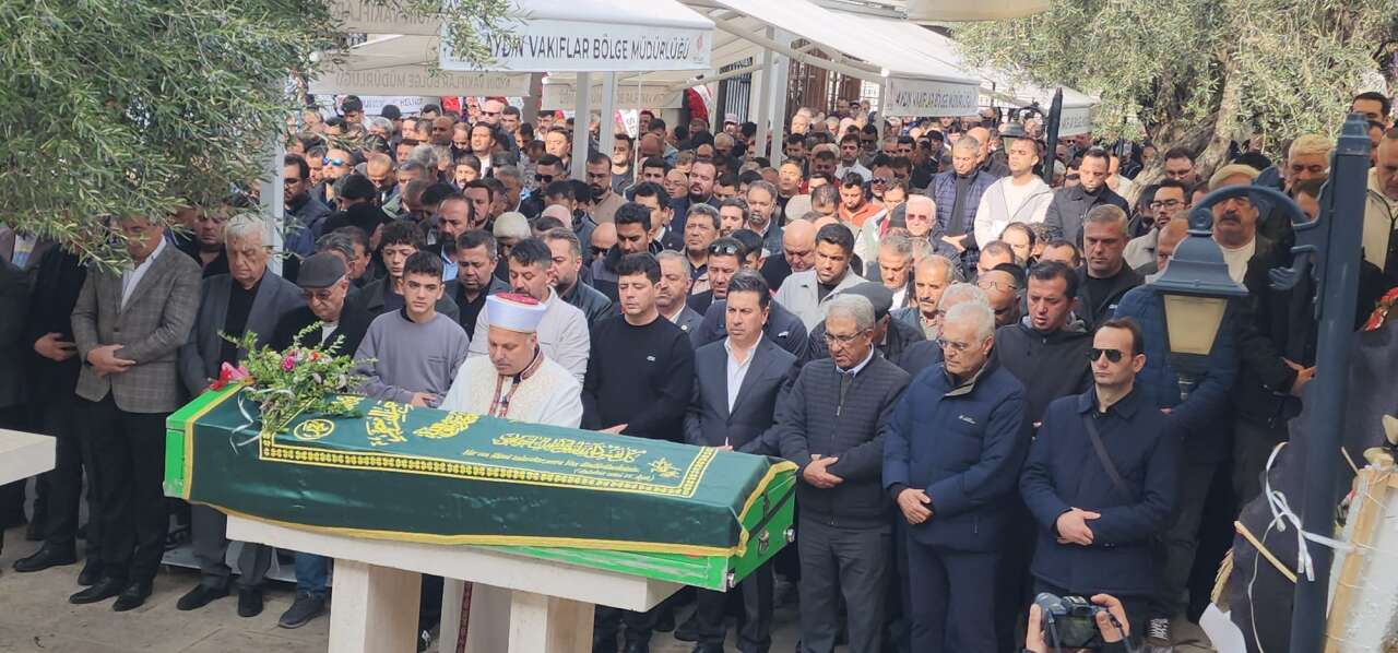 Muğla’da Siyaseti Buluşturan Cenaze... CHP Muğla İl Başkanı Nail Kızıl’ın Babası Dualarla Son Yolculuğuna Uğurlandı 5